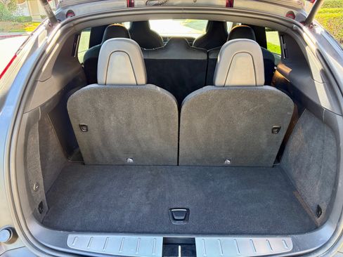 Used 2018 Tesla Model X 75D image 11