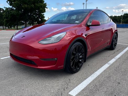 Used 2022 Tesla Model Y Performance AWD/4WD image 2