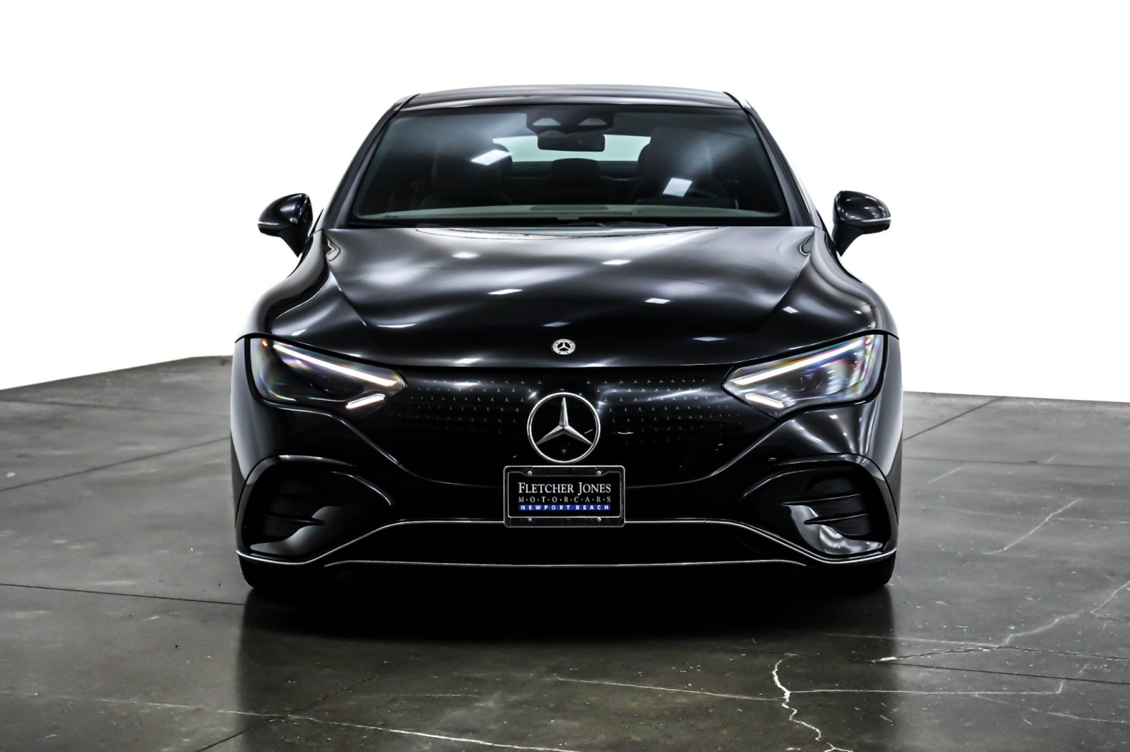 Used 2023 Mercedes-Benz EQE 500 4MATIC Sedan image 4