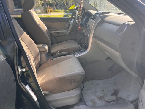 Used 2011 Suzuki Grand Vitara Premium image 6