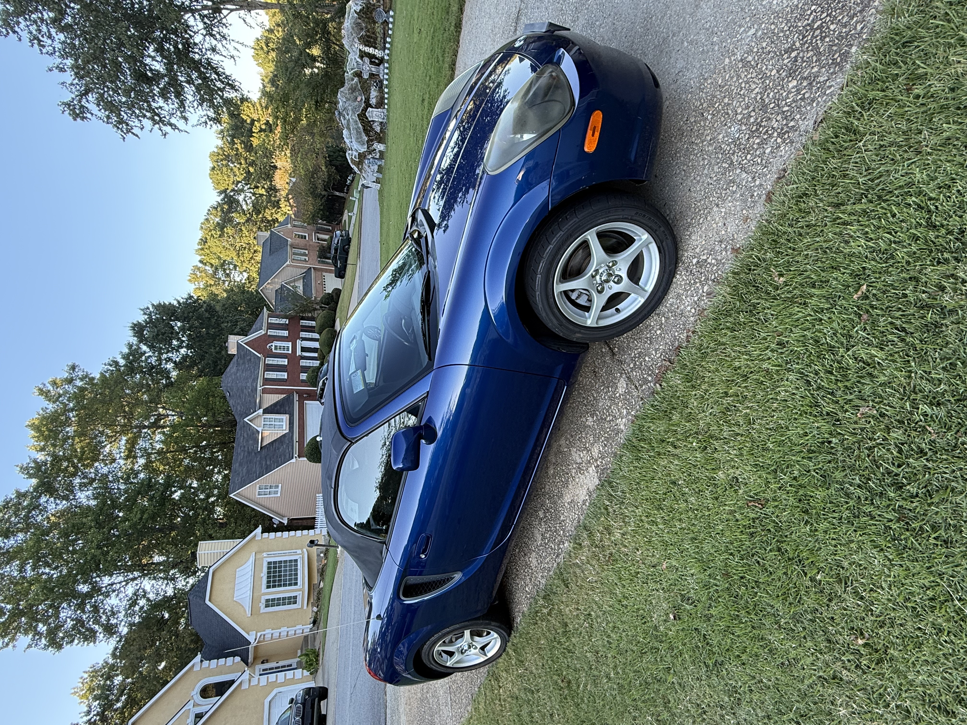 Used 2002 Toyota MR2 RWD image 2