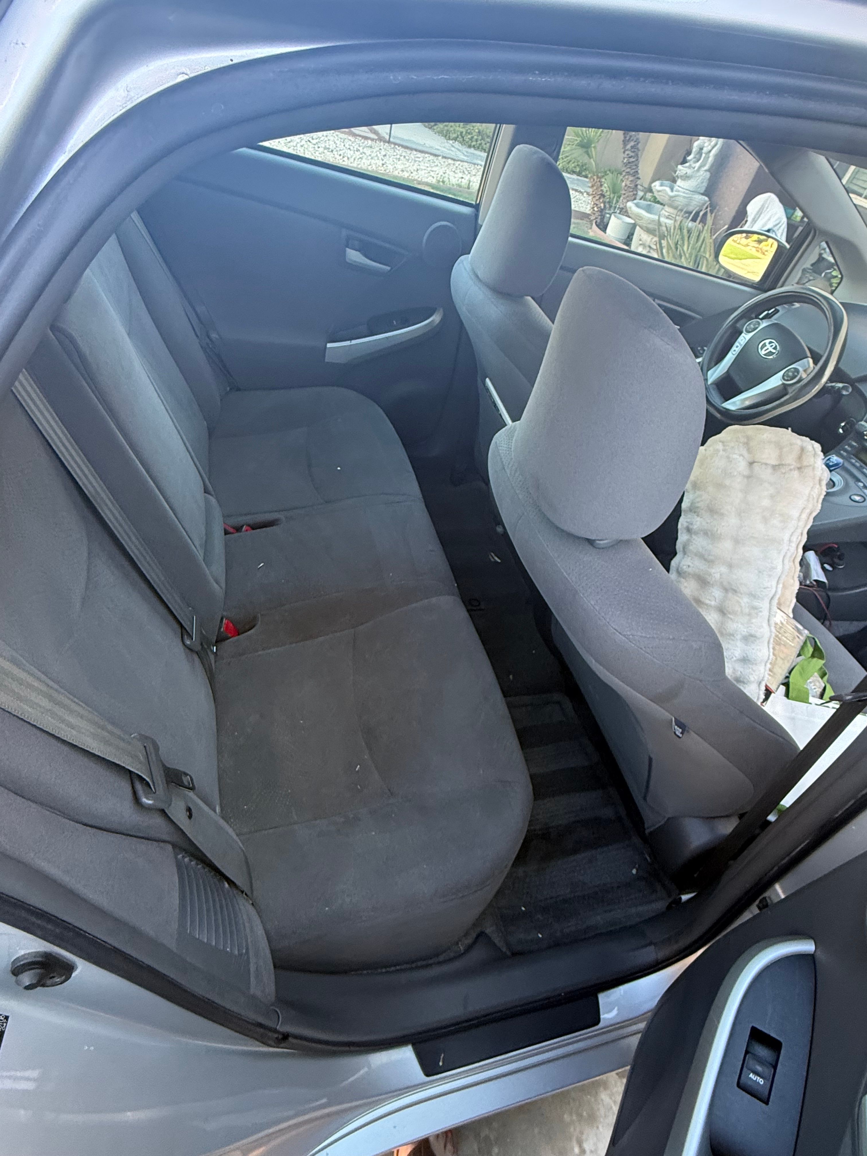Used 2011 Toyota Prius Three w/ Preferred Accessory Pkg FWD image 8
