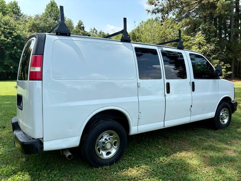 Used 2012 Chevrolet Express 2500 w/ Cold Climate Package RWD image 5