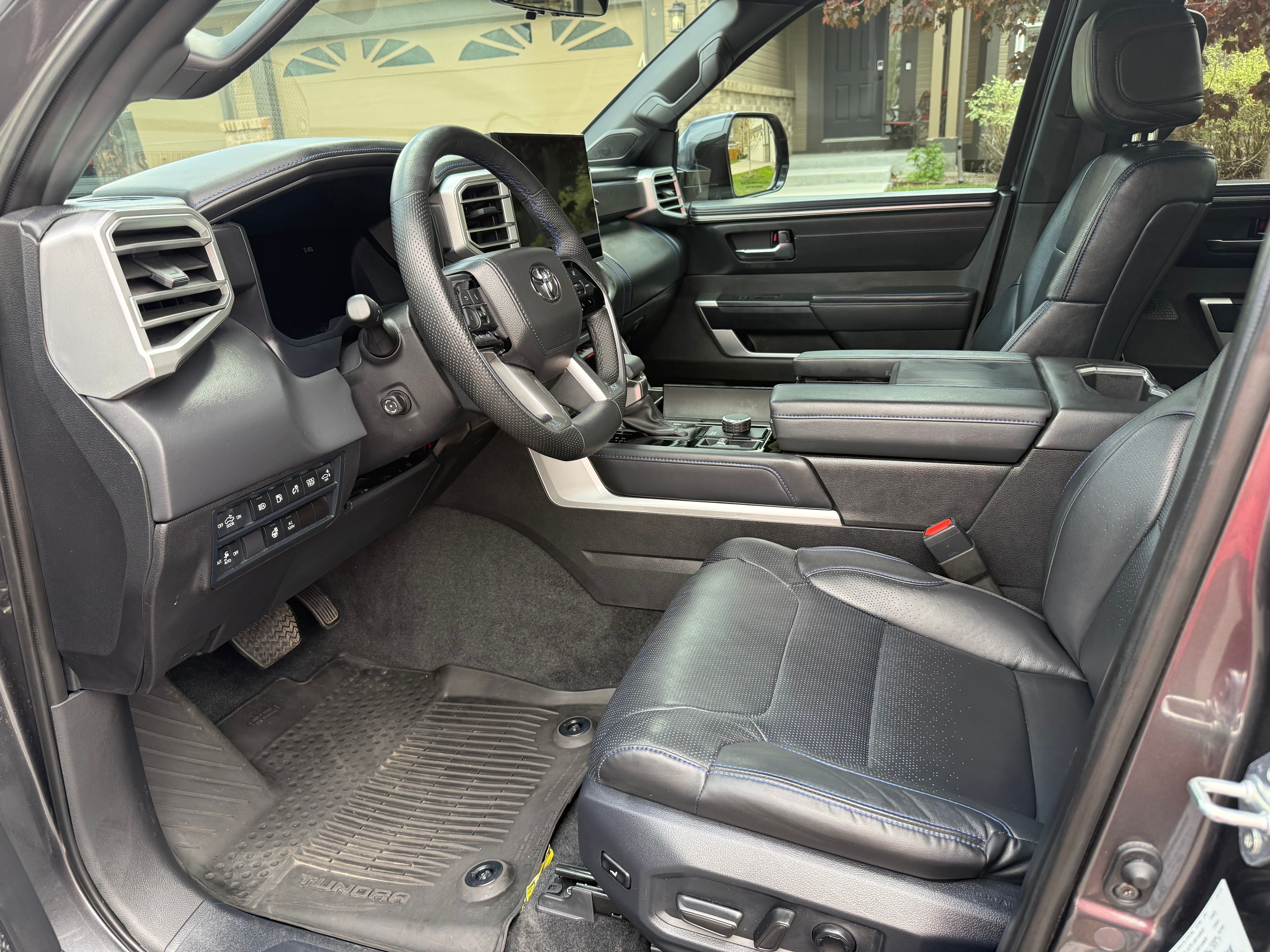 Used 2025 Toyota Tundra Platinum w/ Tow Tech Package AWD/4WD image 4