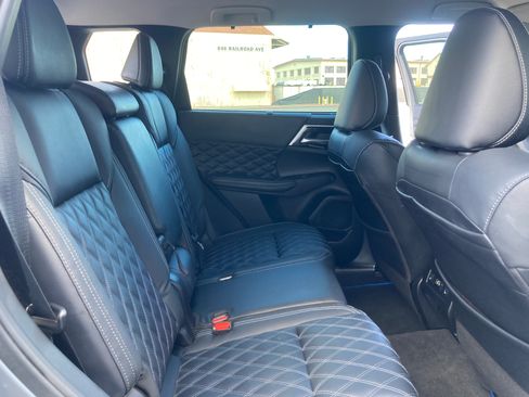 Used 2023 Mitsubishi Outlander SEL image 24