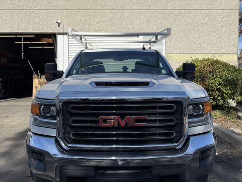 Used 2017 GMC Sierra 2500 2WD Crew Cab w/ Sierra Convenience Package image 2