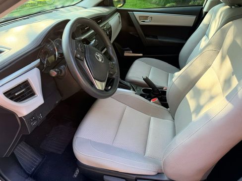 Used 2014 Toyota Corolla LE FWD image 16