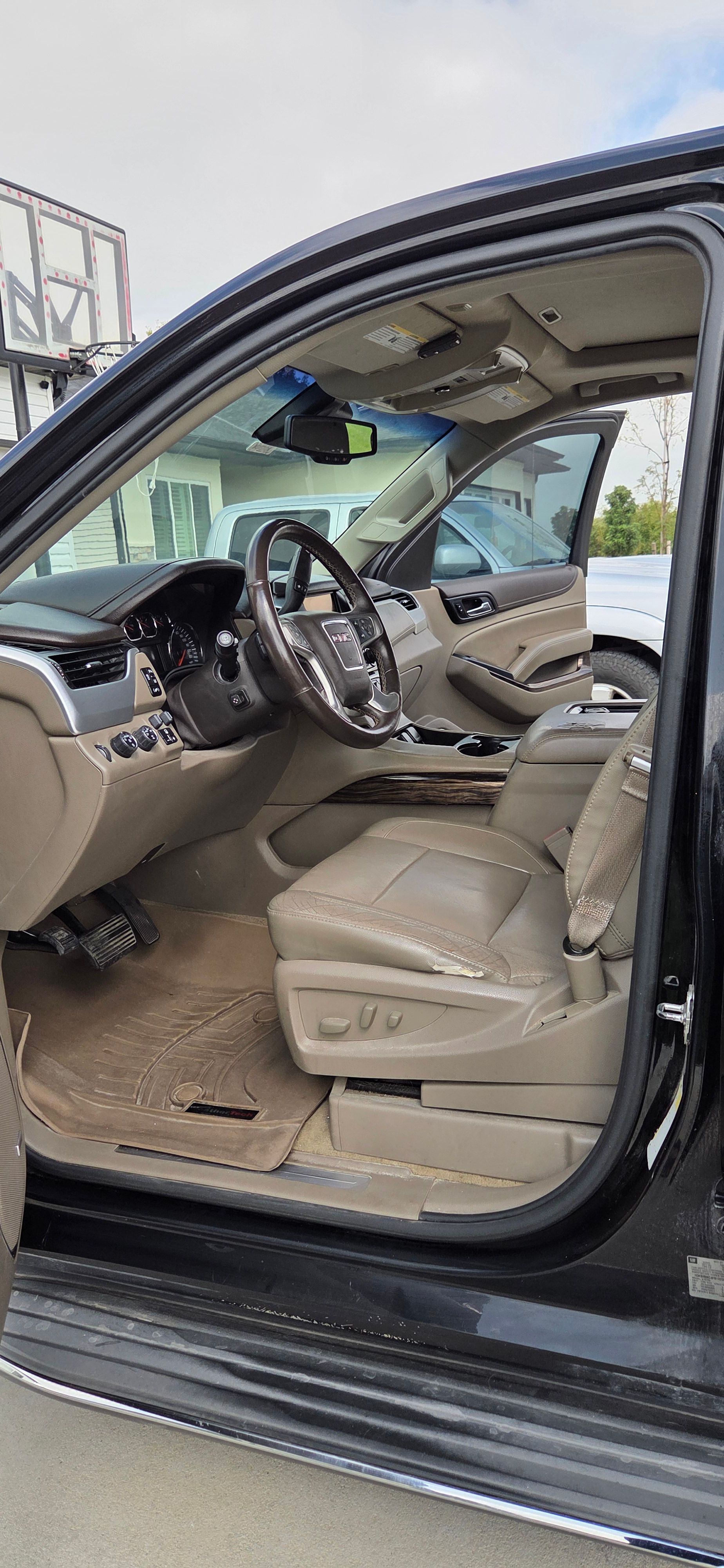 Used 2015 GMC Yukon SLT w/ Open Road Package AWD/4WD image 24