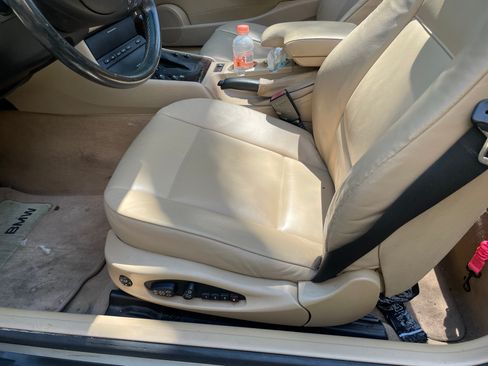 Used 2006 BMW 325Ci Convertible image 9