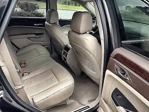 Used 2014 Cadillac SRX Luxury w/ Driver Awareness Package image 6