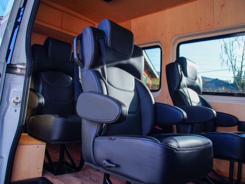 Used 2023 Mercedes-Benz Sprinter 2500 image 5