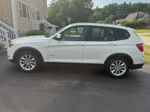 Used 2017 BMW X3 xDrive28i AWD/4WD image 2