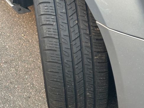 Used 2019 Dodge Grand Caravan SE image 4