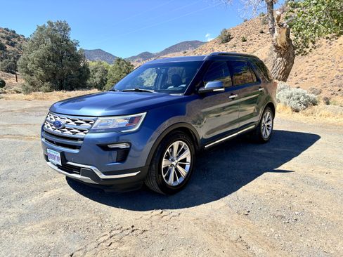 Used 2019 Ford Explorer Limited w/ Class III Trailer Tow Package FWD image 1