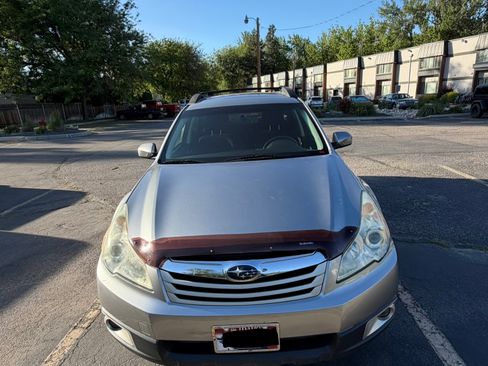 Used 2011 Subaru Outback 2.5i Premium AWD/4WD image 9
