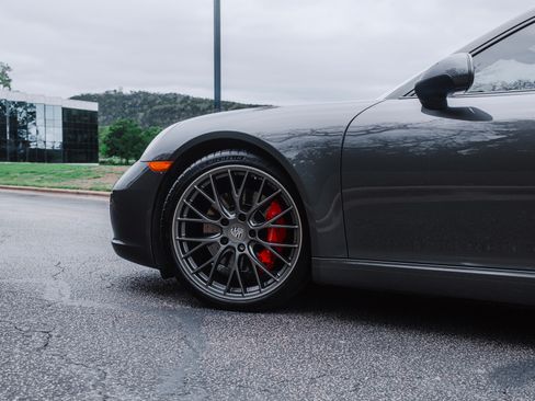 Used 2017 Porsche 911 Carrera S image 9