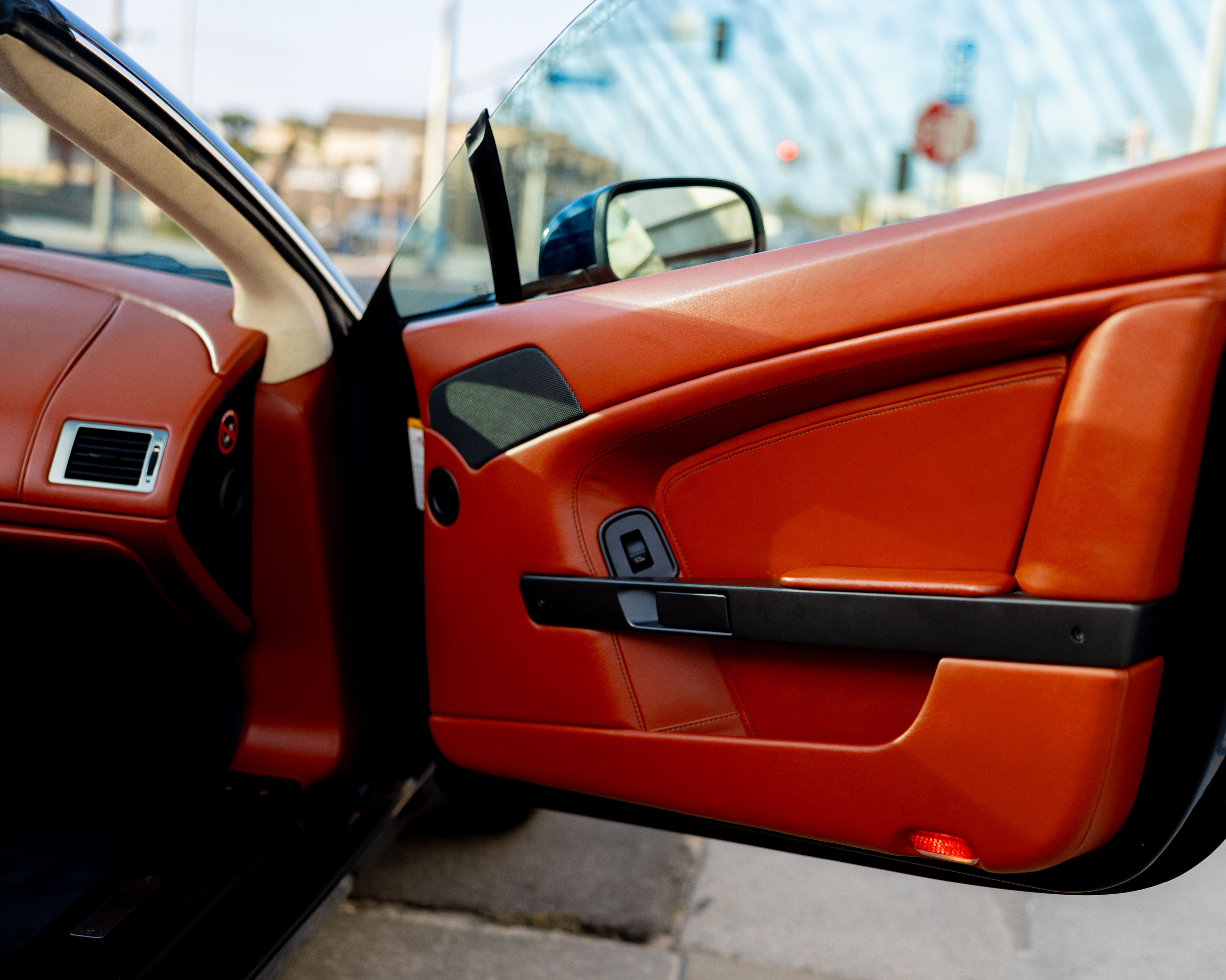 Used 2007 Aston Martin V8 Vantage Roadster RWD image 18
