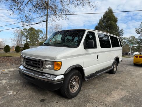 Used 2003 Ford E-350 and Econoline 350 XLT image 5