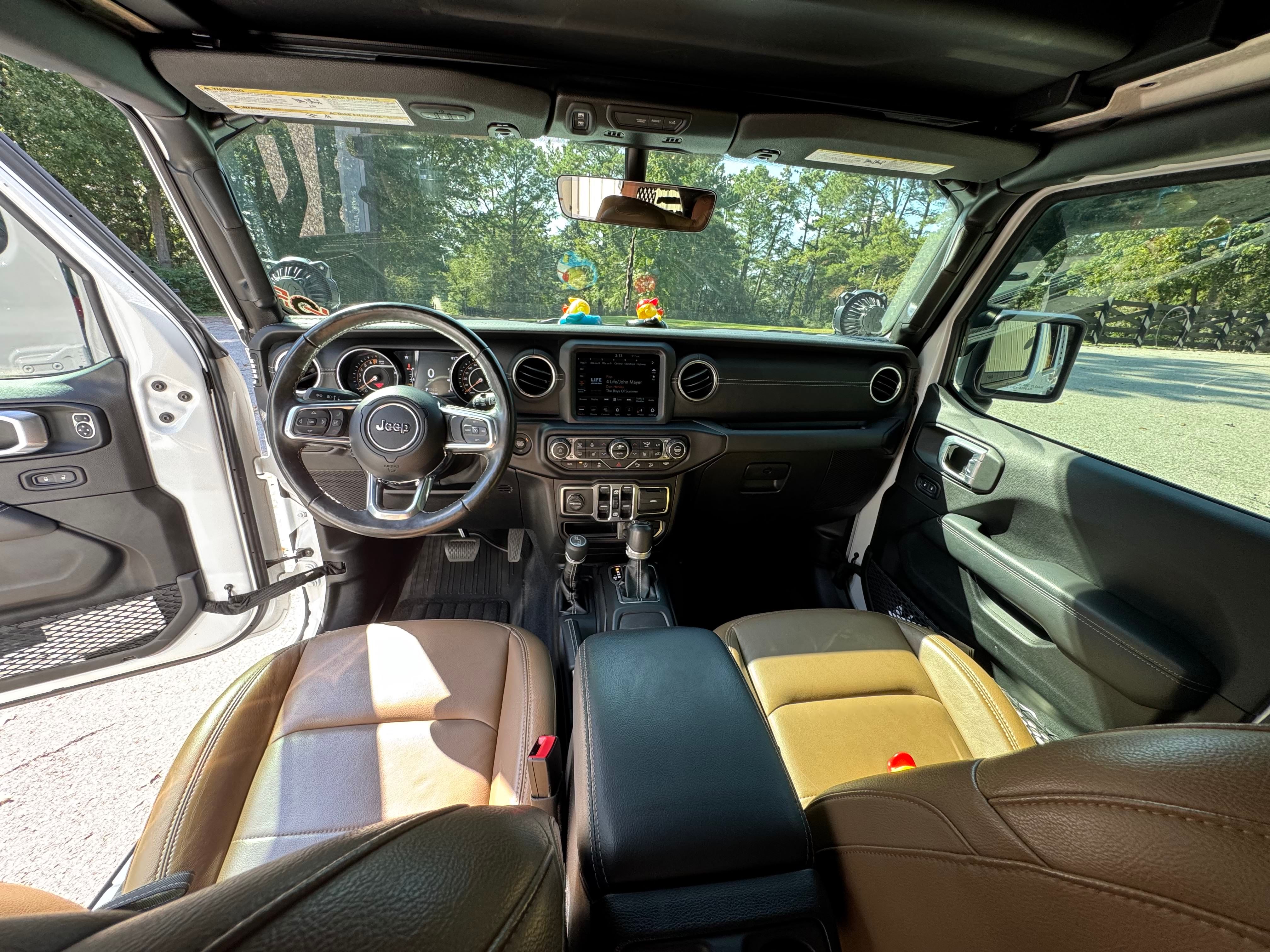 Used 2021 Jeep Wrangler Unlimited Sahara AWD/4WD image 15