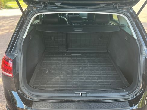 Used 2019 Volkswagen Golf Alltrack S image 5