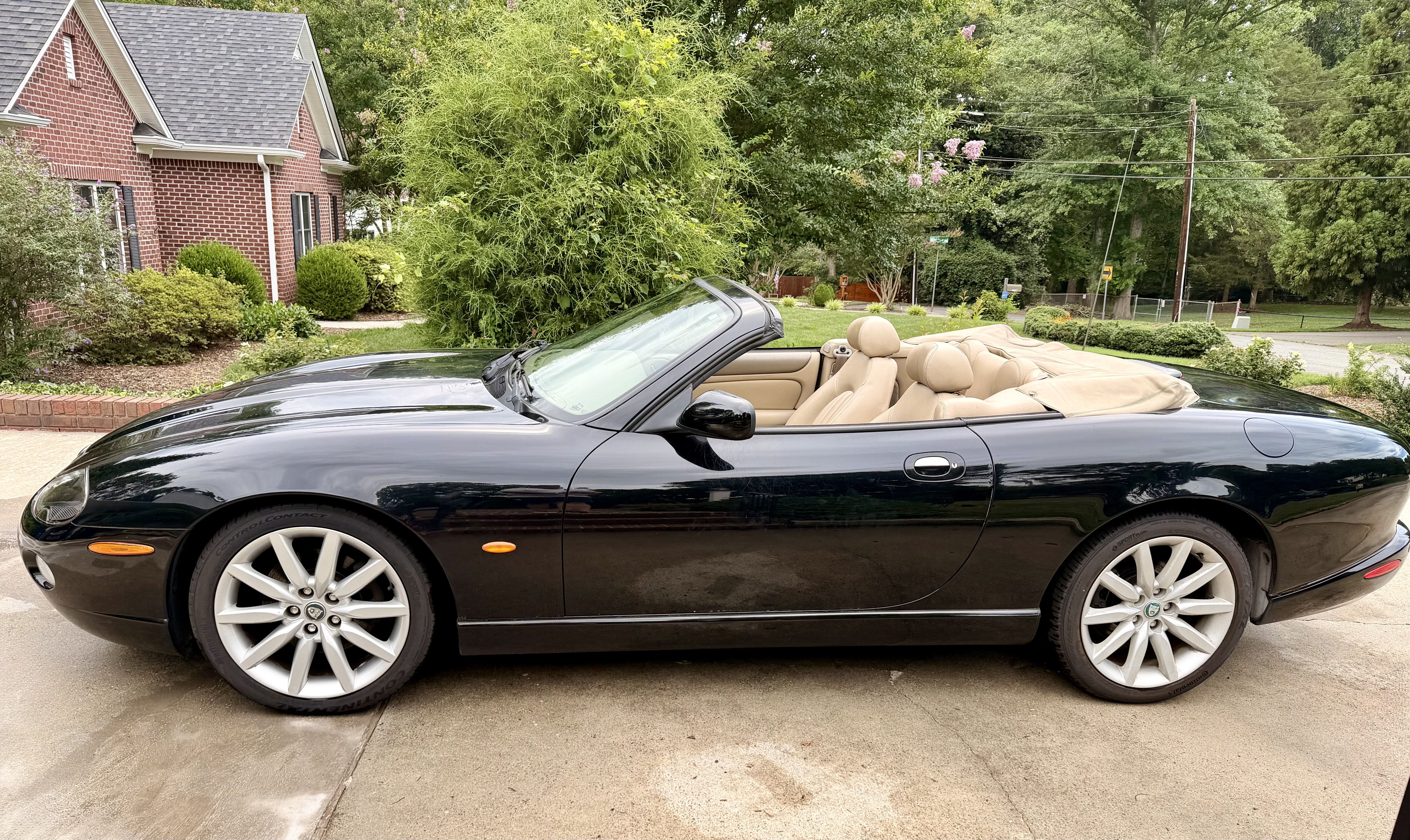 Used 2005 Jaguar XK8 Convertible RWD image 4