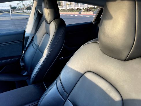 Used 2018 Tesla Model 3 Long Range image 11