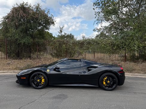 Used 2017 Ferrari 488 Spider RWD image 1