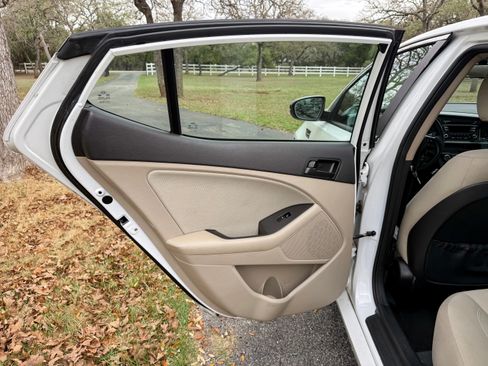 Used 2013 Kia Optima LX image 13