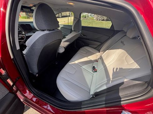 Used 2023 Hyundai Elantra Limited w/ Cargo Package image 11