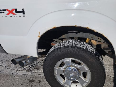 Used 2011 Ford F350 XLT w/ XLT Premium Pkg image 6