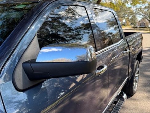 Used 2018 Chevrolet Silverado 1500 LTZ Z71 w/ Centennial Edition image 10