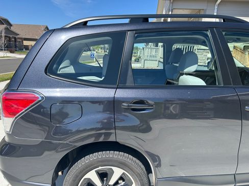 Used 2017 Subaru Forester 2.5i w/ Alloy Wheel Package AWD/4WD image 10