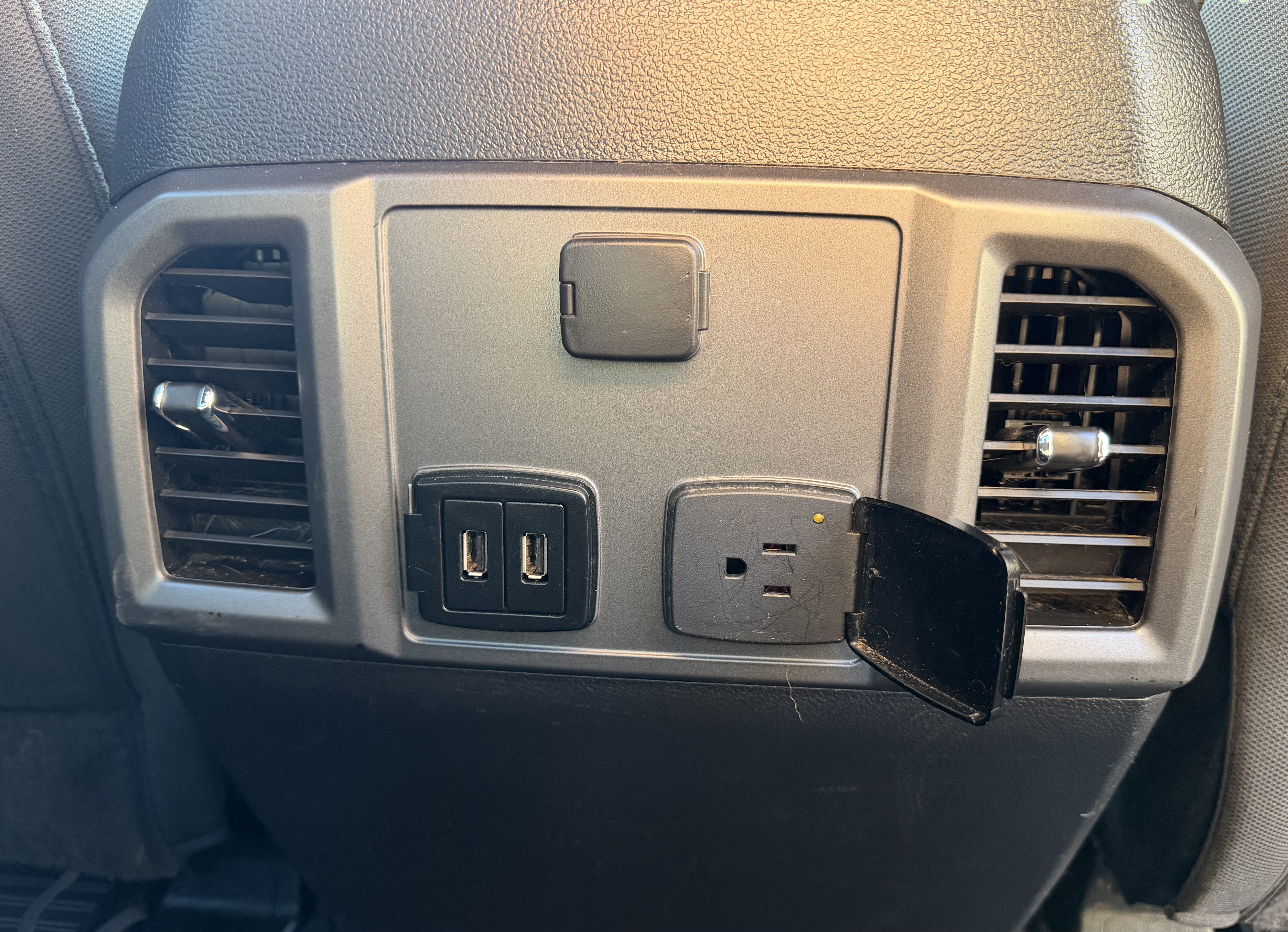 Used 2019 Ford F150 XLT w/ Equipment Group 302A Luxury AWD/4WD image 19