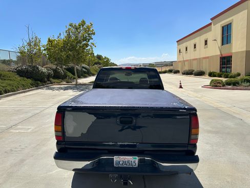 Used 2007 GMC Sierra 2500 SLE w/ Heavy-Duty Power Package RWD image 8