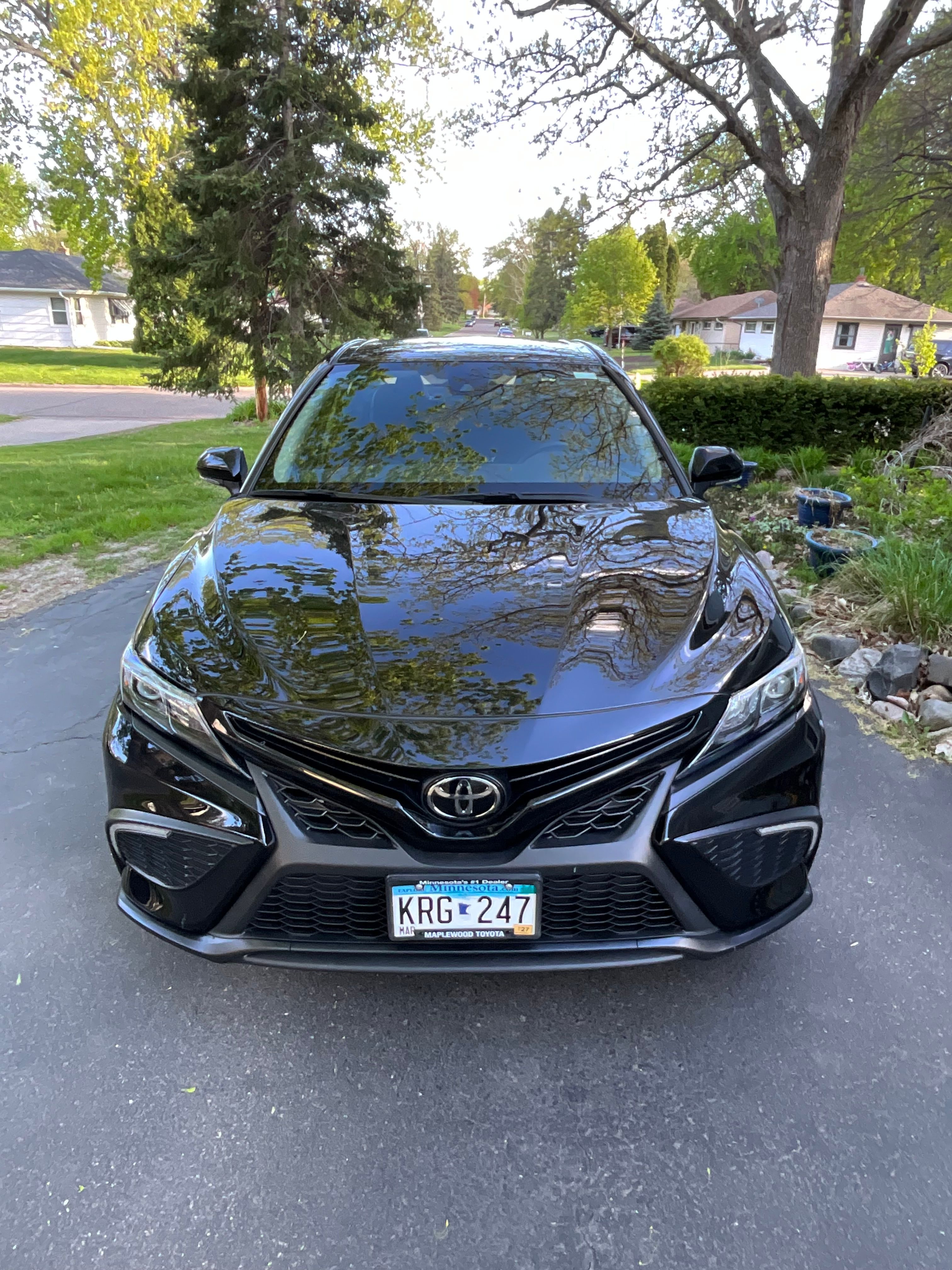 Used 2023 Toyota Camry SE FWD image 1