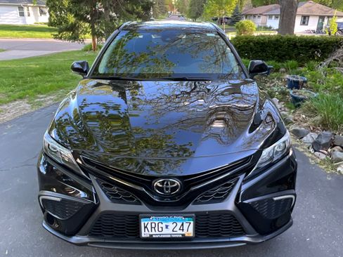Used 2023 Toyota Camry SE FWD image 1