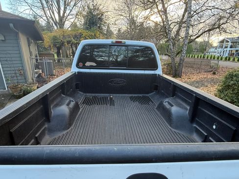 Used 2004 Ford F250 XLT image 4