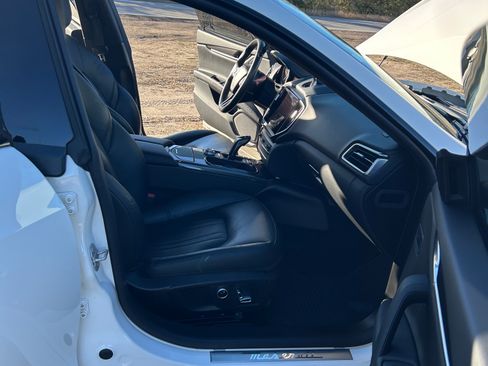 Used 2021 Maserati Ghibli image 15