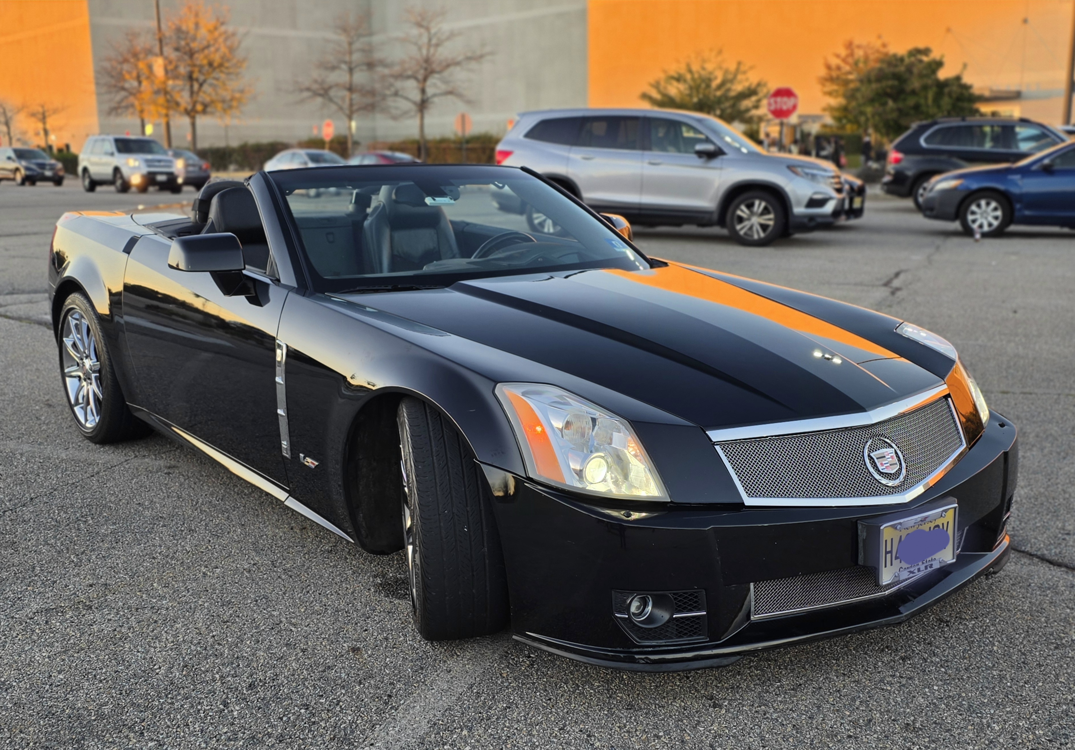 Used 2009 Cadillac XLR V w/ Weather Veil Package RWD image 9