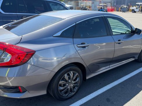 Used 2020 Honda Civic LX image 4