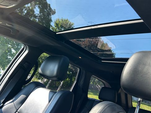 Used 2019 Jeep Grand Cherokee Limited w/ Luxury Group II AWD/4WD image 15