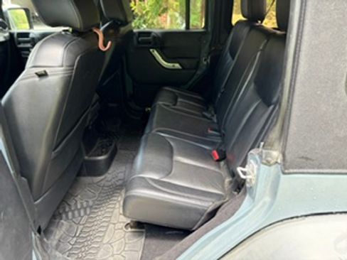 Used 2014 Jeep Wrangler Unlimited Rubicon AWD/4WD image 12