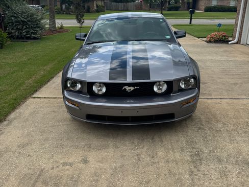 Used 2006 Ford Mustang GT Premium RWD image 1