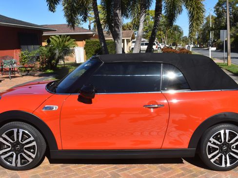 Used 2019 MINI Cooper S image 2