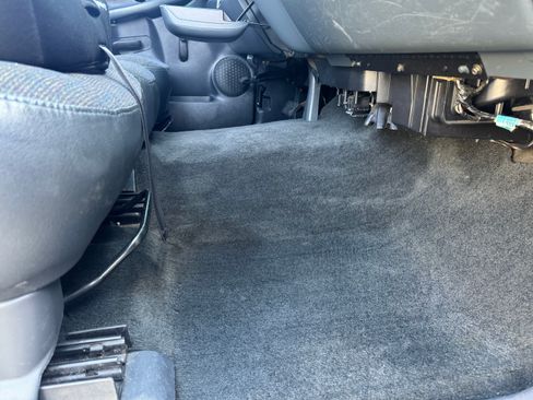 Used 2000 Chevrolet Silverado 1500 2WD Regular Cab image 8