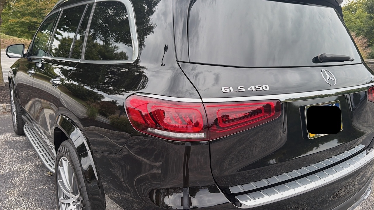 Used 2023 Mercedes-Benz GLS 450 4MATIC image 12