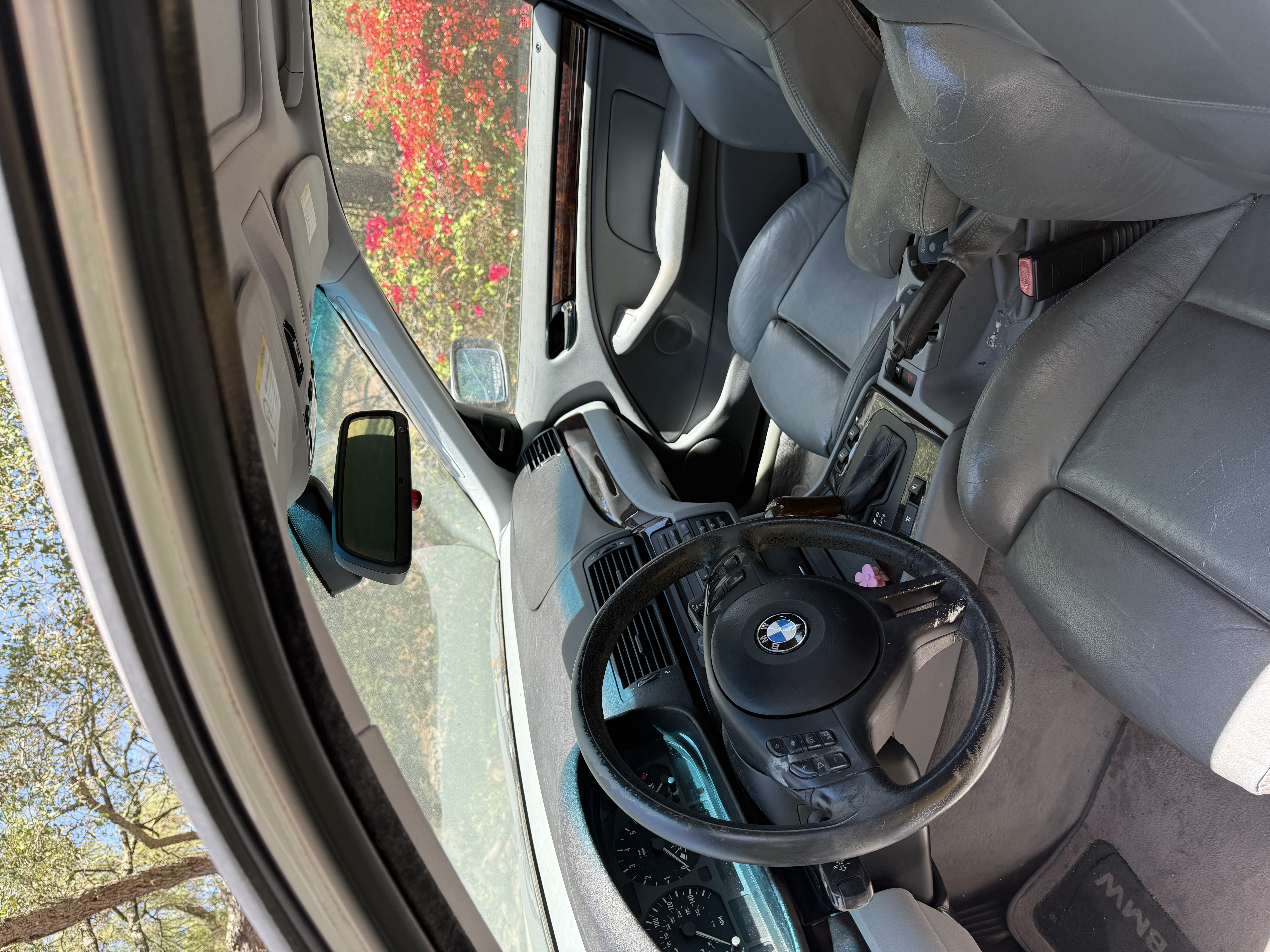 Used 2005 BMW 325i Sedan RWD image 2