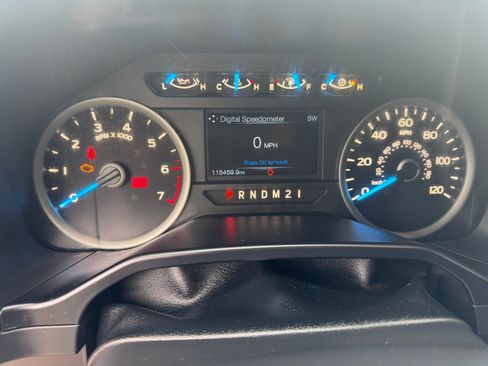 Used 2015 Ford F150 XLT w/ Equipment Group 302A Luxury RWD image 25