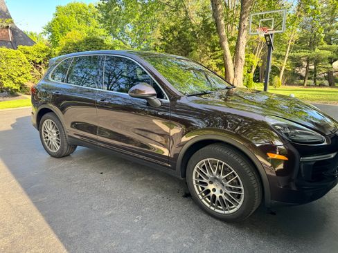Used 2016 Porsche Cayenne Diesel AWD/4WD image 5