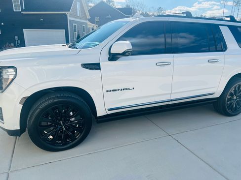 Used 2023 GMC Yukon XL Denali w/ Denali Reserve Package image 20